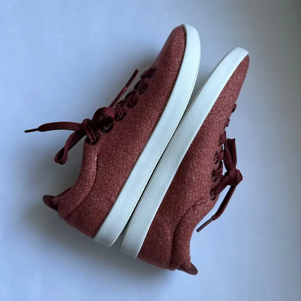 NWOB Women’s Allbirds Wool Pipers Sz 7 in Hazy Burgundy/ Blizzard